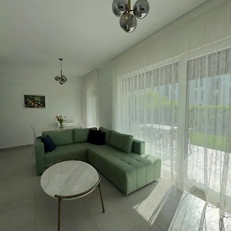 First Floor With Garden Near The Appartement Draç