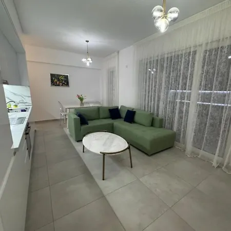 First Floor With Garden Near The Appartement Draç