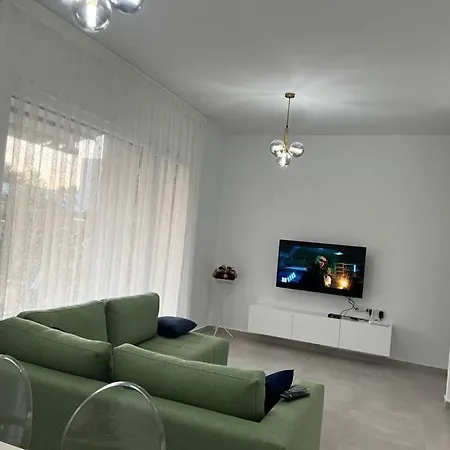 First Floor With Garden Near The Appartement Draç