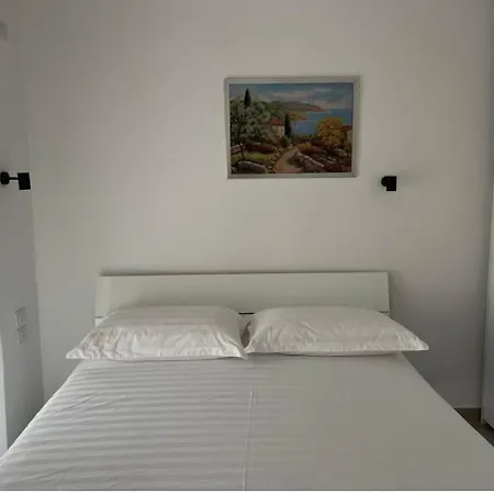 Appartement First Floor With Garden Near The Draç
